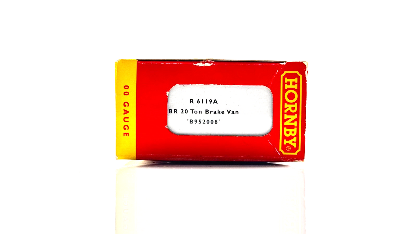 HORNBY 00 GAUGE - R6119A - BR BROWN 20 TON BRAKE VAN B952008 - BOXED