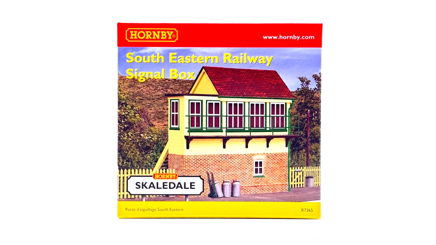 HORNBY 00 GAUGE SKALEDALE - R7365 - SOUTH EASTERN RAILWAY SIGNAL BOX - NEW BOXED
