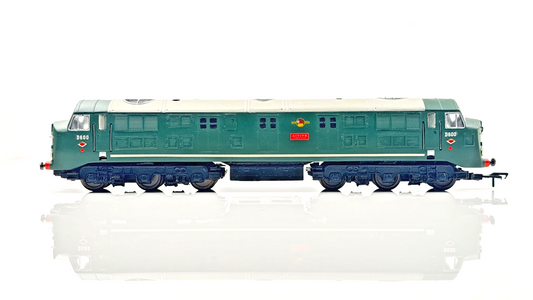 SILVER FOX 00 GAUGE - CLASS 41 DIESEL WARSHIP D600 'ACTIVE' BR GREEN - BOXED