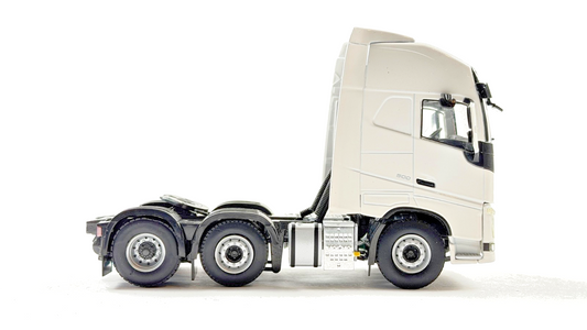 WSI 1/50 SCALE - 03-1137 - VOLVO FH4 GLOB. 6X2 PLAIN WHITE TRACTOR CAB BOXED