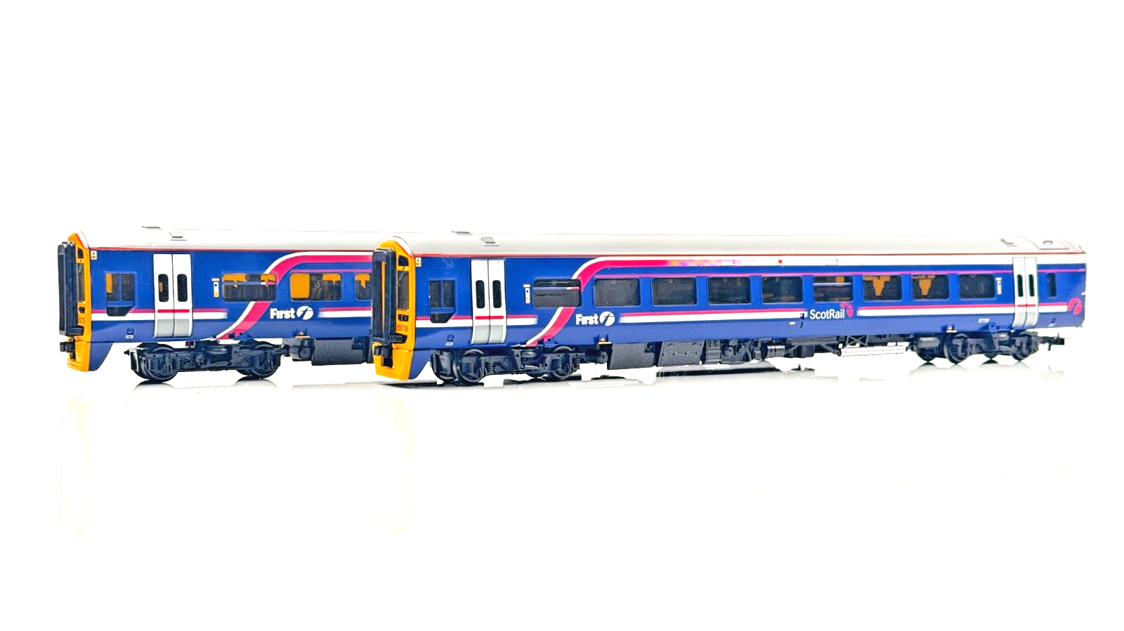 BACHMANN 00 GAUGE - 31-500Z - CLASS 158 DMU FIRST SCOTRAIL 158726 AMRSS - BOXED