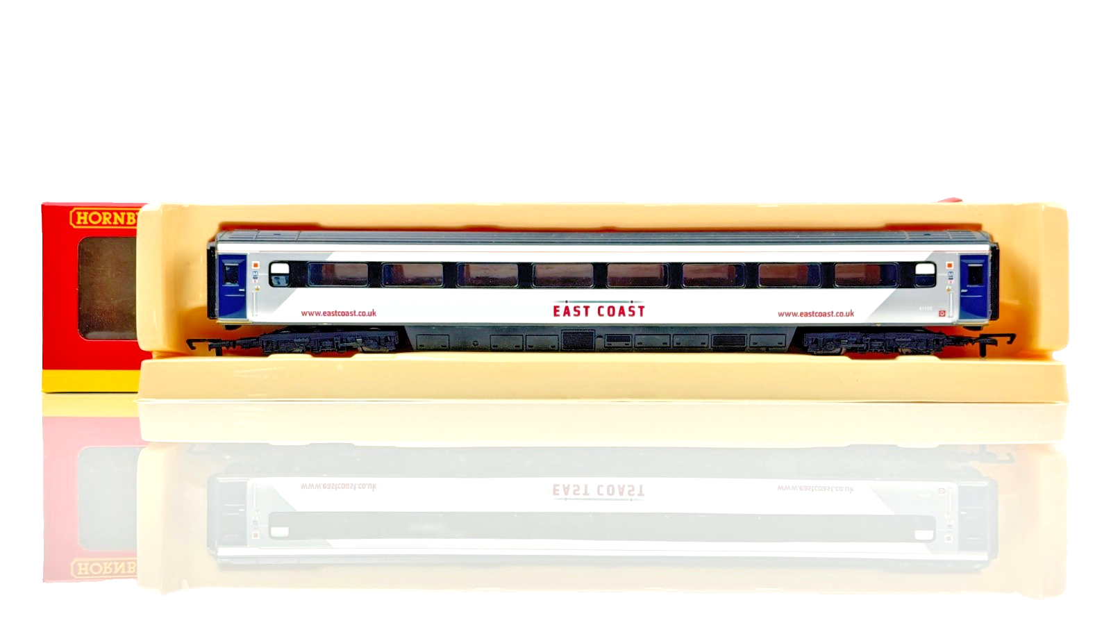 HORNBY 00 GAUGE - R4440 - EAST COAST TRAINS MK3 1ST CLASS COACH - (NO BUFFERS)