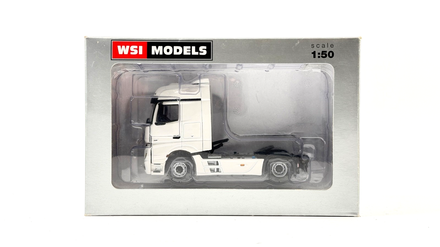 WSI 1/50 SCALE - 03-1134 - MERCEDES ACTROS MP4 4X2 PLAIN WHITE TRACTOR CAB BOXED