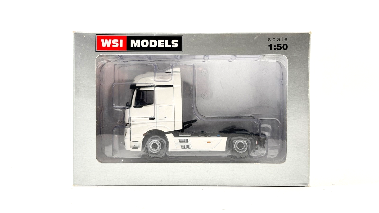 WSI 1/50 SCALE - 03-1134 - MERCEDES ACTROS MP4 4X2 PLAIN WHITE TRACTOR CAB BOXED