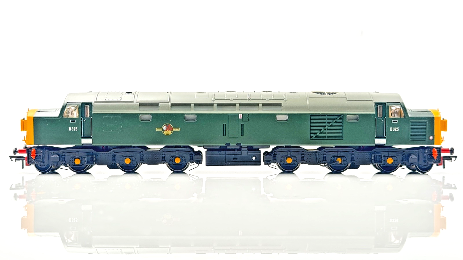 BACHMANN 00 GAUGE - 32-477 - CLASS 40 DIESEL D325 BR GREEN SPLIT HEAD CODE BOXED