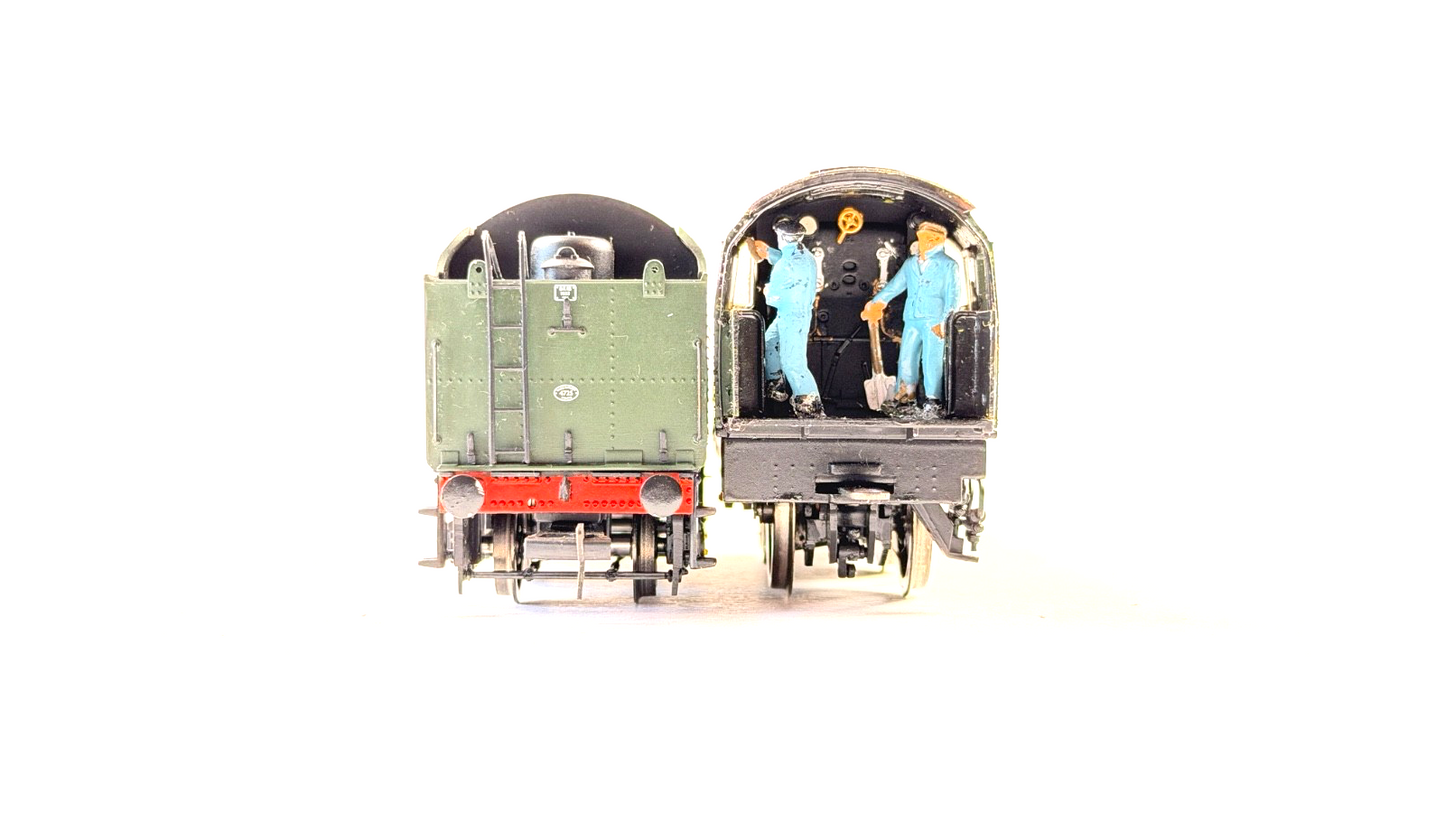 BACHMANN 00 GAUGE - 31-116 - STANDARD CLASS 4MT 75069 BR1B TENDER BR LINED GREEN
