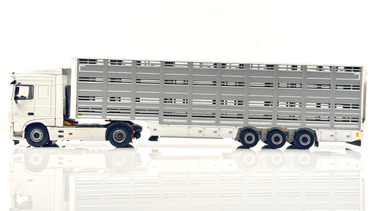 WSI 1/50 SCALE - DAF XF TRACTOR CAB & PLAIN WHITE LIVESTOCK CATTLE TRAILER BOXED