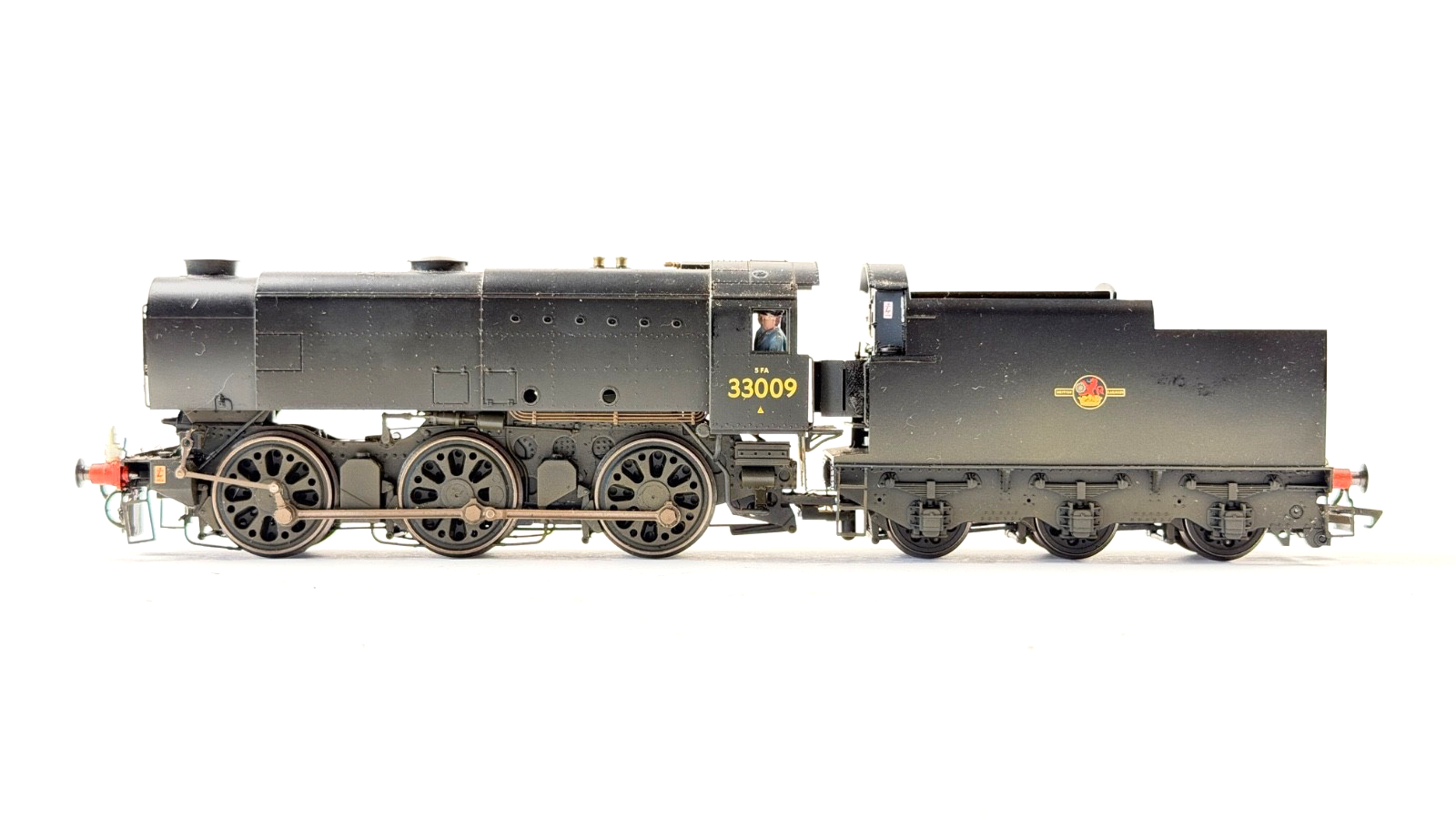 HORNBY 00 GAUGE - R2344 - BR BLACK 0-6-0 CLASS Q1 LOCOMOTIVE 33009 WEATHERED