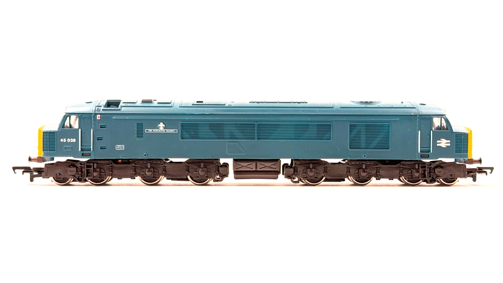 MAINLINE 00 GAUGE - CLASS 45 DIESEL 45039 BR BLUE MANCHESTER REGIMENT UNBOXED