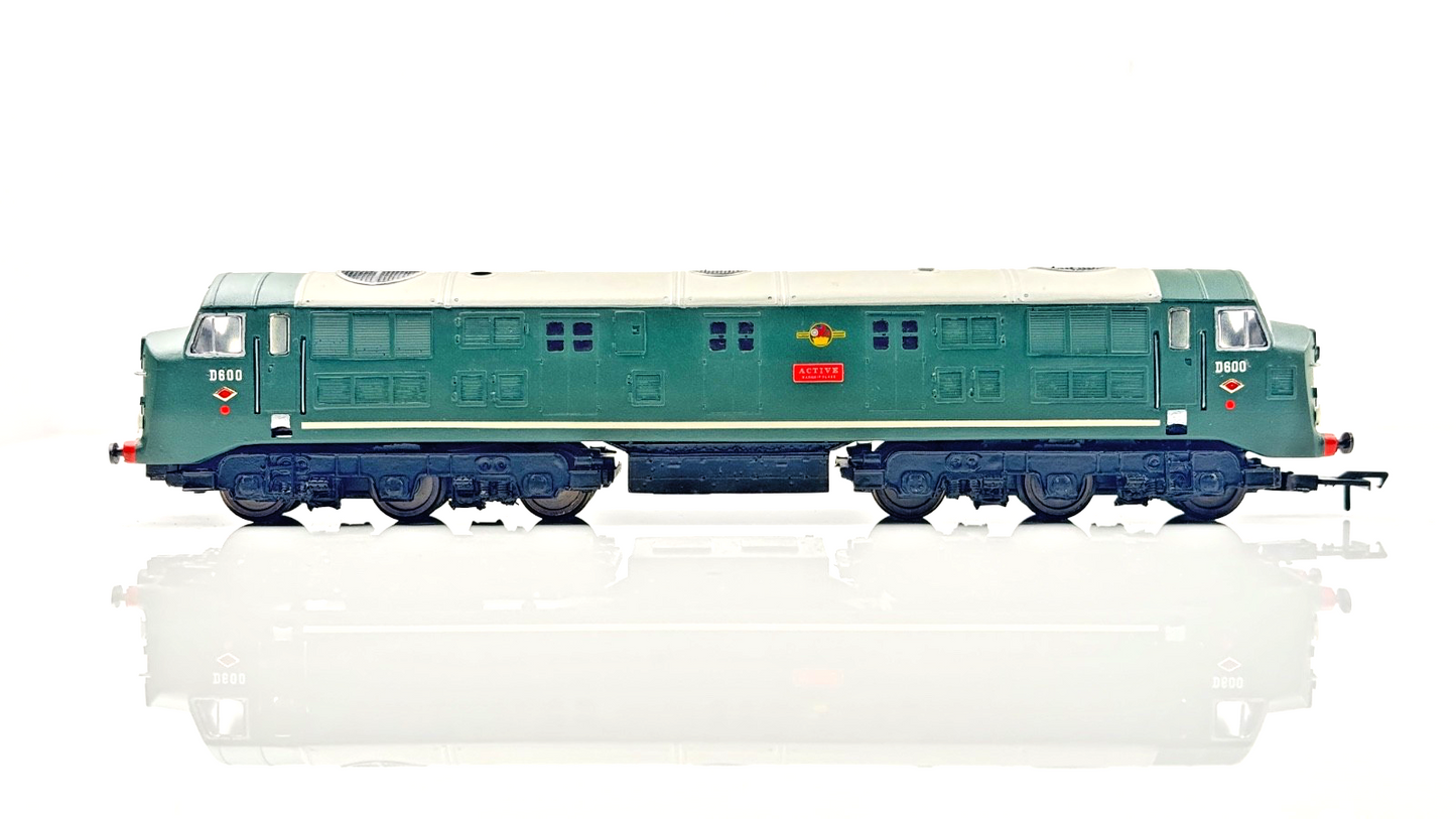 SILVER FOX 00 GAUGE - CLASS 41 DIESEL WARSHIP D600 'ACTIVE' BR GREEN - BOXED