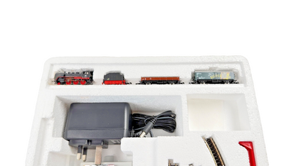 MARKLIN Z GAUGE 81560 - DB STARTER SET WITH LOCO & ROLLING STOCK COMPLETE