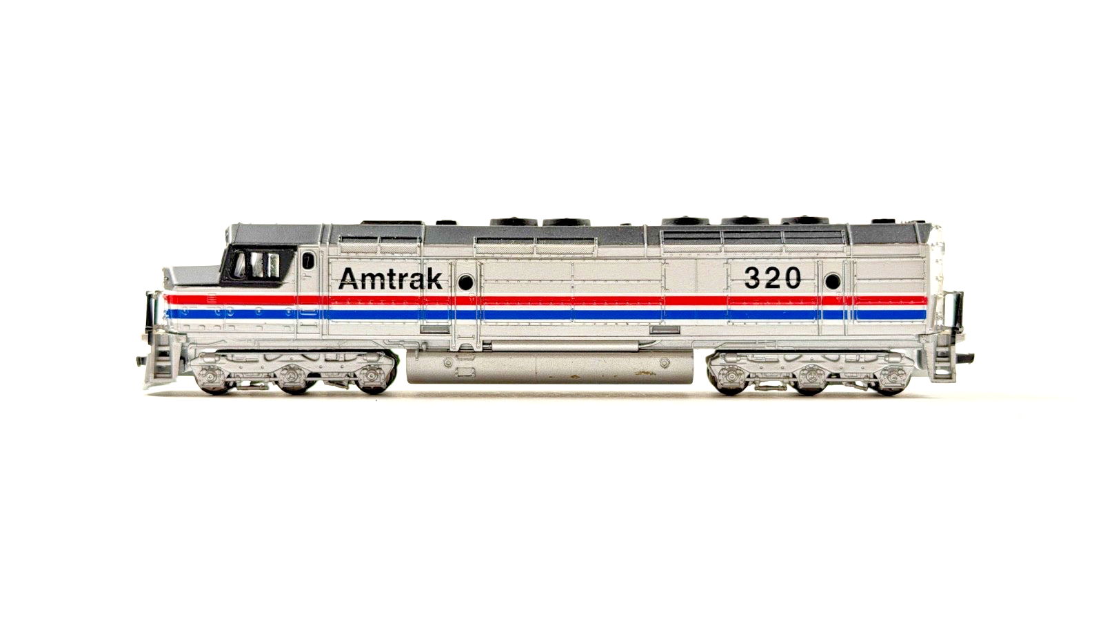 AMERICAN N GAUGE - AMTRAK *NON MOTORISED DUMMY* DIESEL LOCOMOTIVE 320 UNBOXED