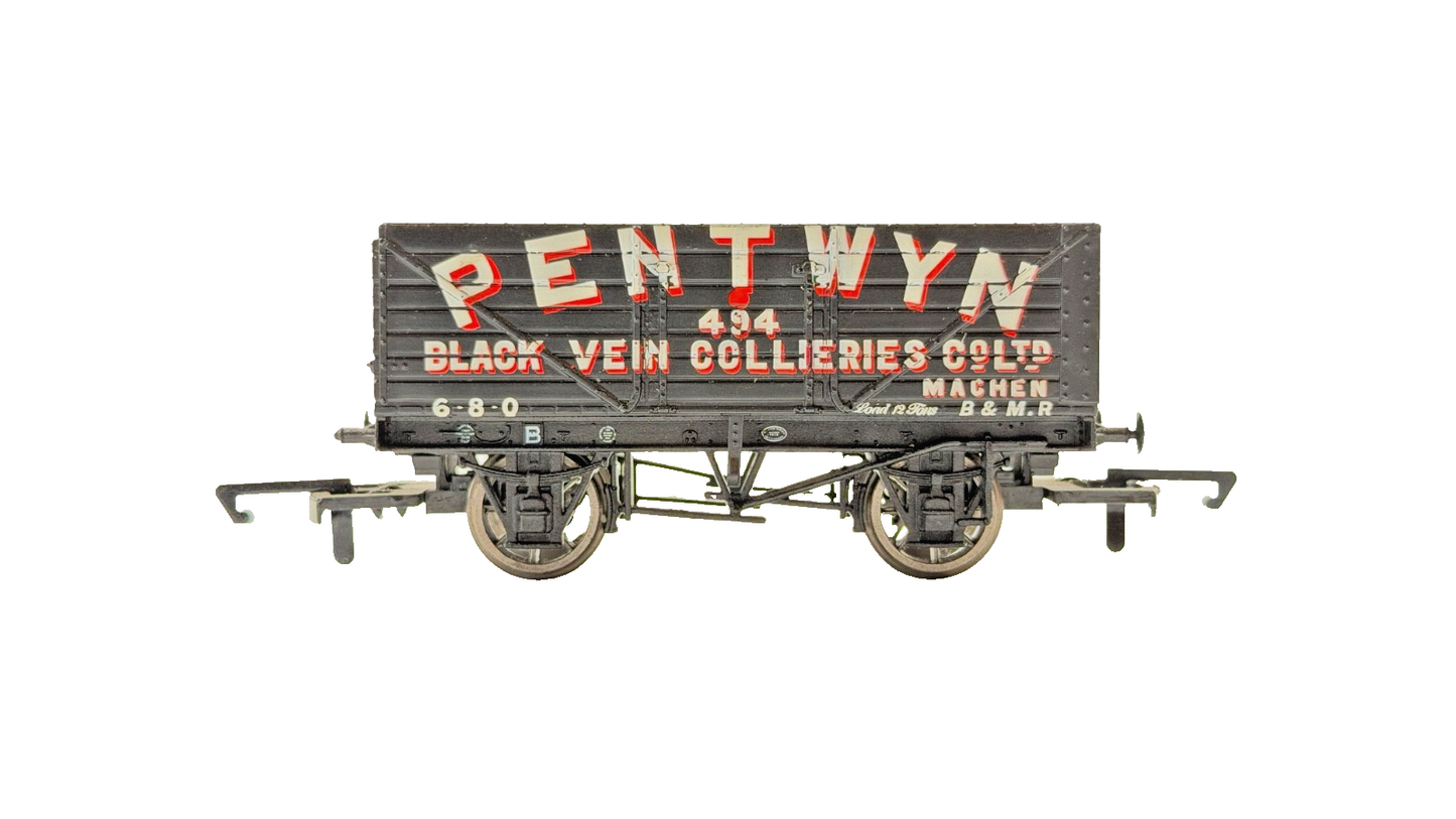 HORNBY 00 GAUGE - R6578 - 7 PLANK WAGON PENTWYN BLACK VEIN COLLIERIES IMPERFECT