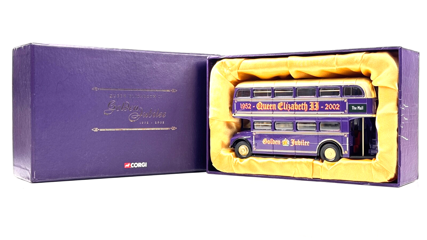 CORGI 1/50 SCALE - CC25902 - ROUTEMASTER BUS QUEEN ELIZABETH GOLDEN JUBILEE 2002