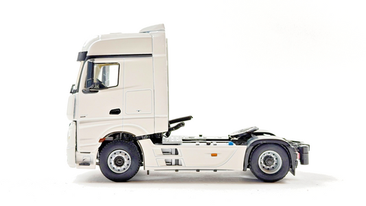 WSI 1/50 SCALE - 03-1134 - MERCEDES ACTROS MP4 4X2 PLAIN WHITE TRACTOR CAB BOXED