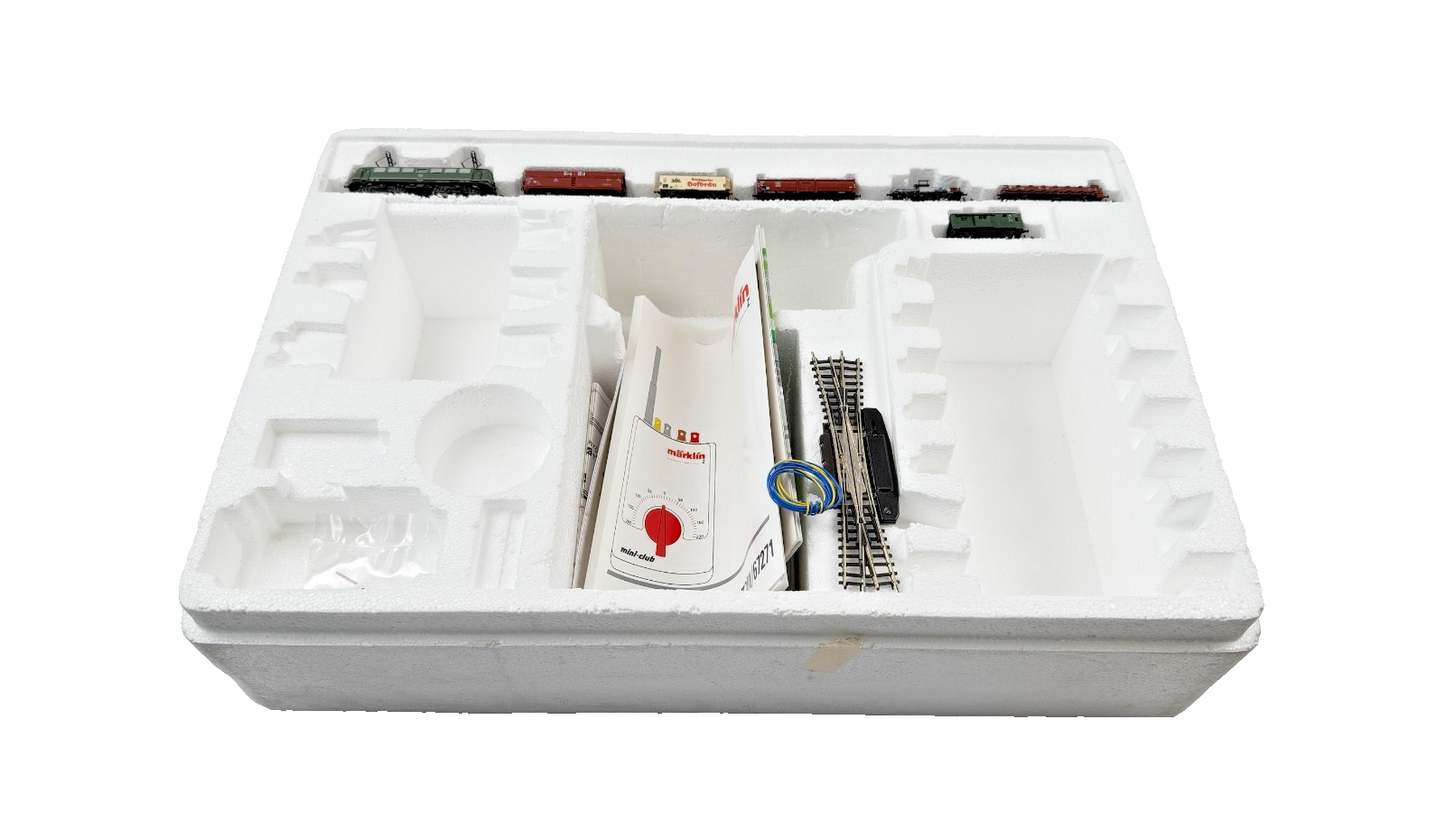 MARKLIN Z GAUGE 81860 - 25 YEARS MINI CLUB LOCO & FREIGHT STARTER SET INCOMPLETE