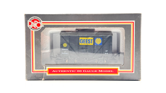 DAPOL 00 GAUGE - (WRENN) WRCC2 - 12T BANANA VAN GEEST B881902 - BOXED