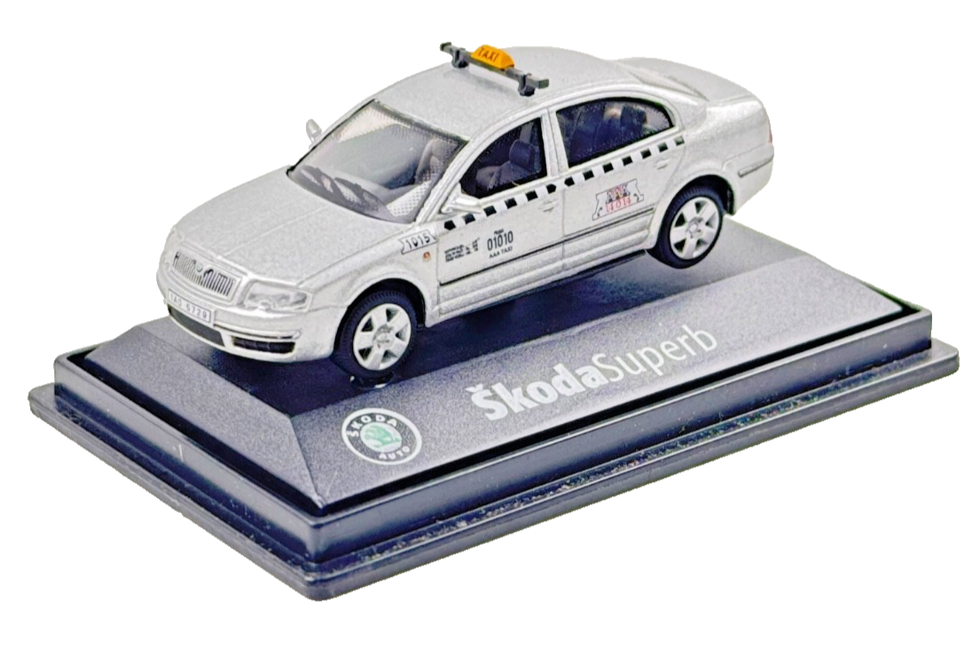 ABREX 1/72 SCALE - SKODA SUPERB SILVER SALOON TAXI - BOXED