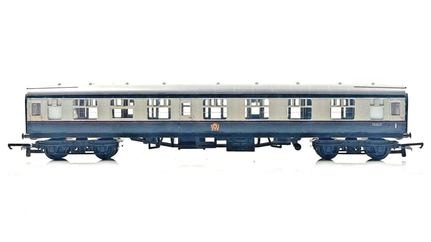 TRIANG 00 GAUGE - LIGHT & DARK BLUE ROYAL? PASSENGER COACH 15917 - UNBOXED