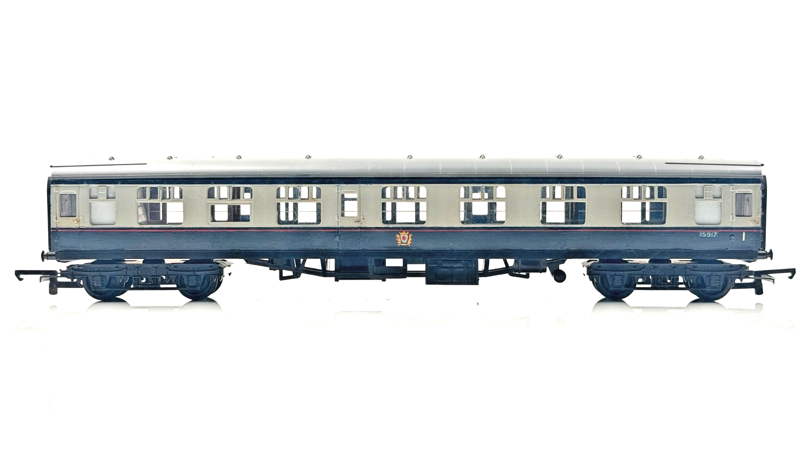 TRIANG 00 GAUGE - LIGHT & DARK BLUE ROYAL? PASSENGER COACH 15917 - UNBOXED