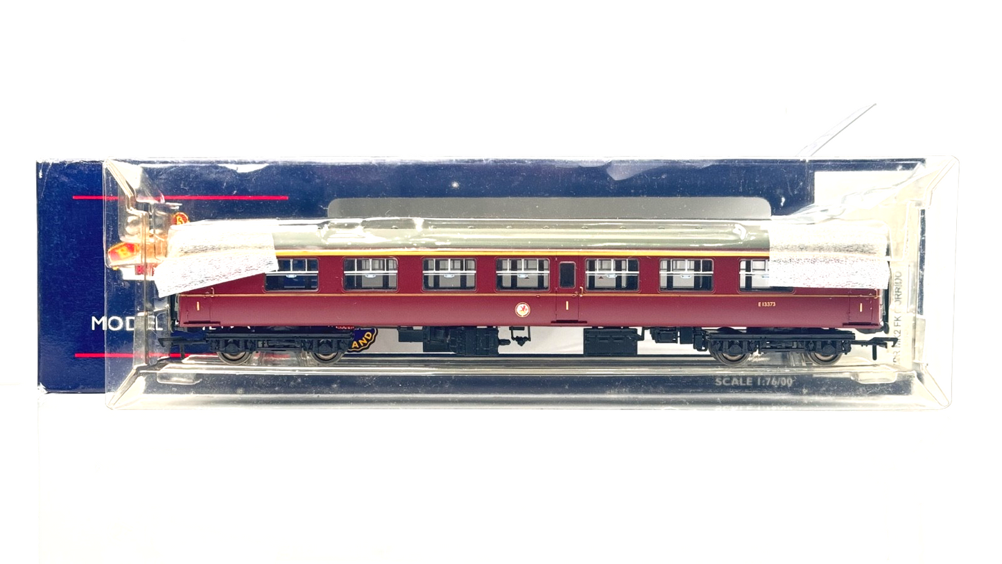 BACHMANN 00 GAUGE - 39-332 - BR MK2 FK CORRIDOR FIRST MAROON COACH - BOXED
