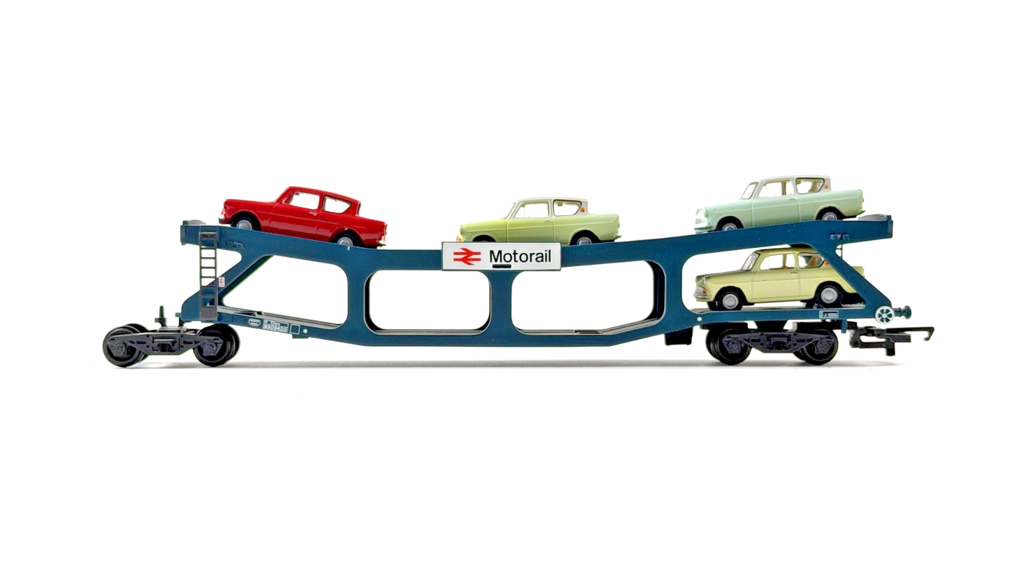 HORNBY 00 GAUGE - R6397 - MOTORAIL CAR TRANSPORTER INC 8 CARS BOXED