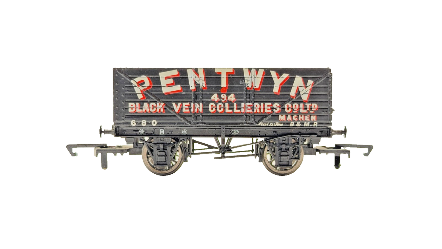 HORNBY 00 GAUGE - R6578 - 7 PLANK WAGON PENTWYN BLACK VEIN COLLIERIES IMPERFECT