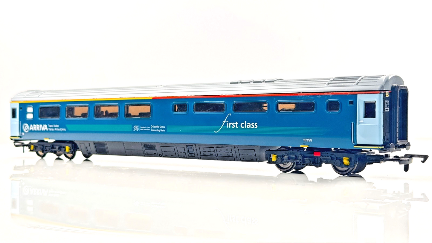 HORNBY 00 GAUGE - R4636 - ARRIVA TRAINS WALES ATW MK3 BUFFET CAR 10259 IMPERFECT