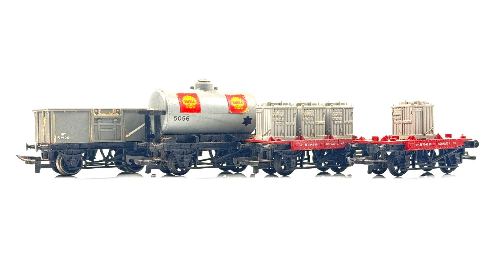 HORNBY 00 GAUGE - RAKE OF 4 WAGONS SHELL TANKER 16T MINERAL & CONFLATS - UB